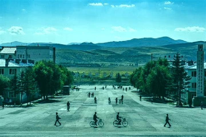 Escorts Pukchil-lodongjagu, North Korea — Local Companions
