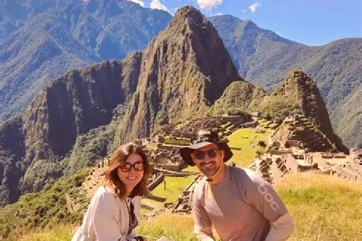 Escorts Pumahuasi, Peru — Local Companions