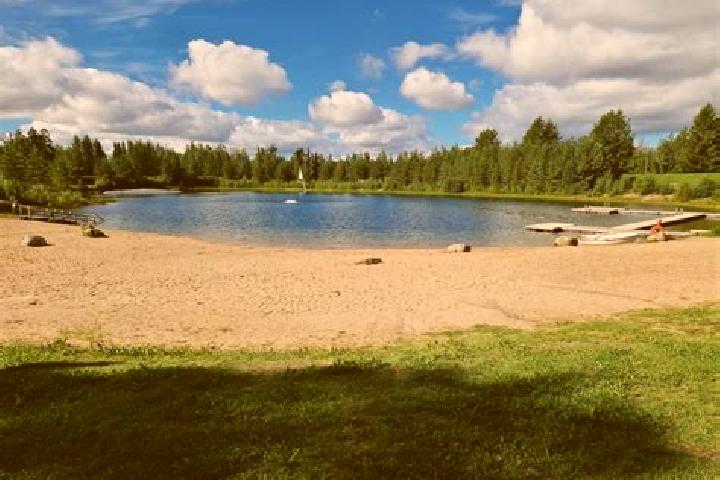 Escorts Pyhaeselkae, Finland — Local Companions