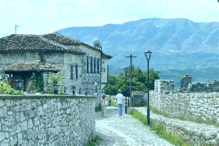 Escorts Qafemal, Albania — Local Companions