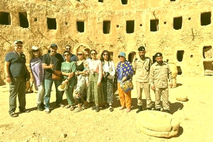 Escorts Qasr Khiyar, Libya — Local Companions