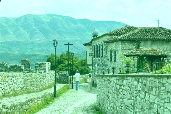 Escorts Qestorat, Albania — Local Companions