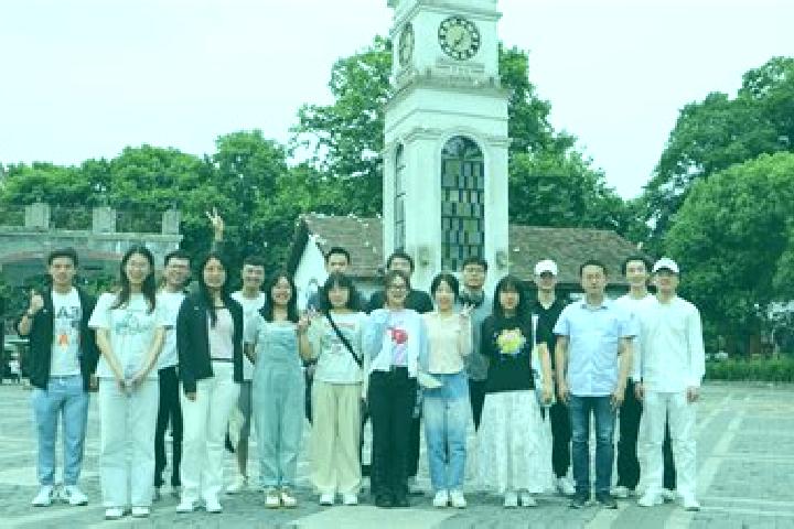 Escorts Qingtong, China — Local Companions