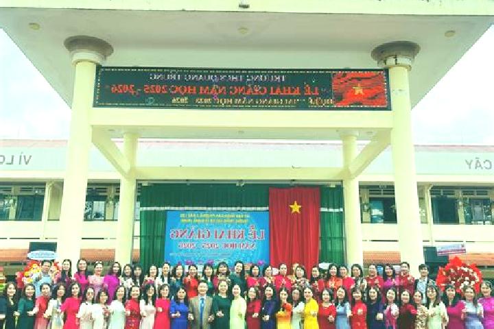 Escorts Quang Loc, Vietnam — Local Companions