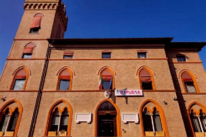 Escorts Quarantoli, Italy — Local Companions