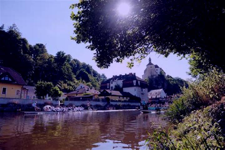 Escorts Raabs an der Thaya, Austria — Local Companions