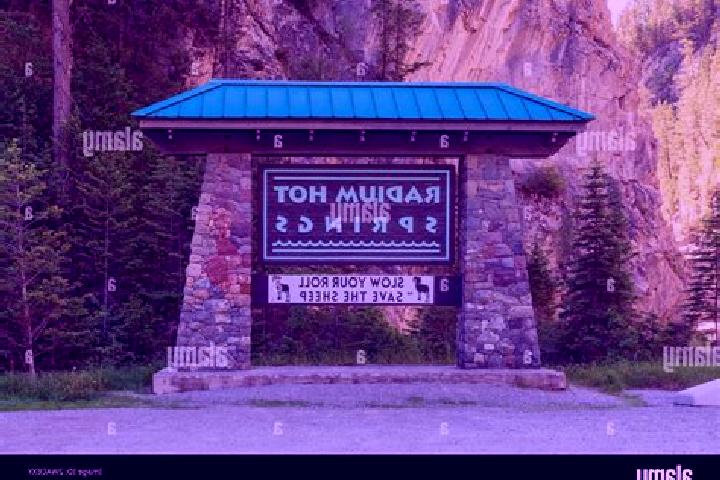 Escorts Radium Hot Springs, Canada — Local Companions