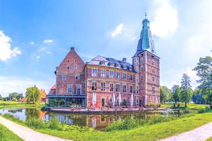 Escorts Raesfeld, Germany — Local Companions