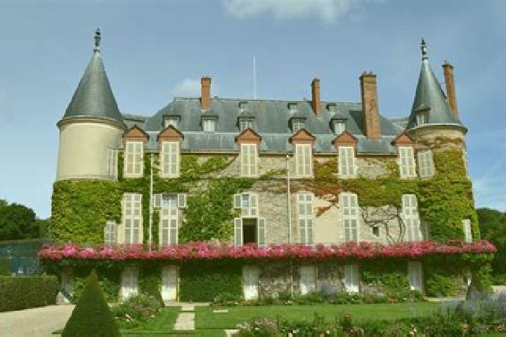 Escorts Rambouillet, France — Local Companions
