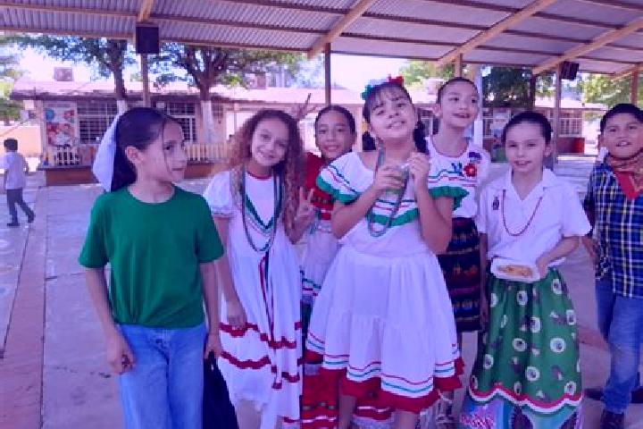 Escorts Ranchito de Zavala, Mexico — Local Companions
