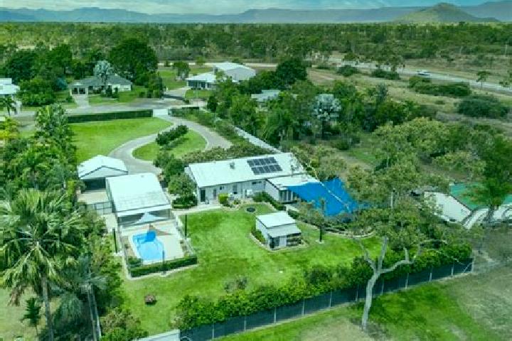 Escorts Rangewood, Australia — Local Companions