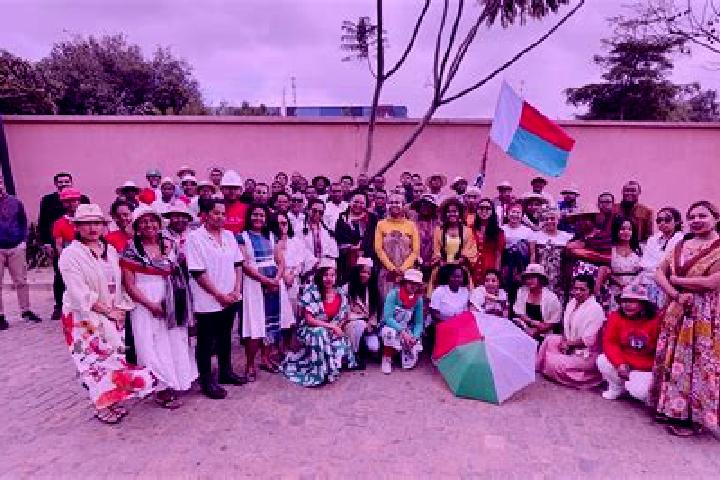 Escorts Ranohira, Madagascar — Local Companions