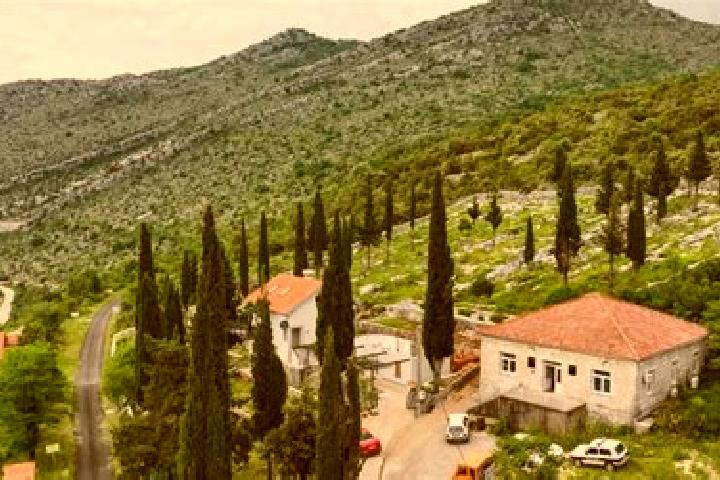 Escorts Ravno, Bosnia and Herzegovina — Local Companions