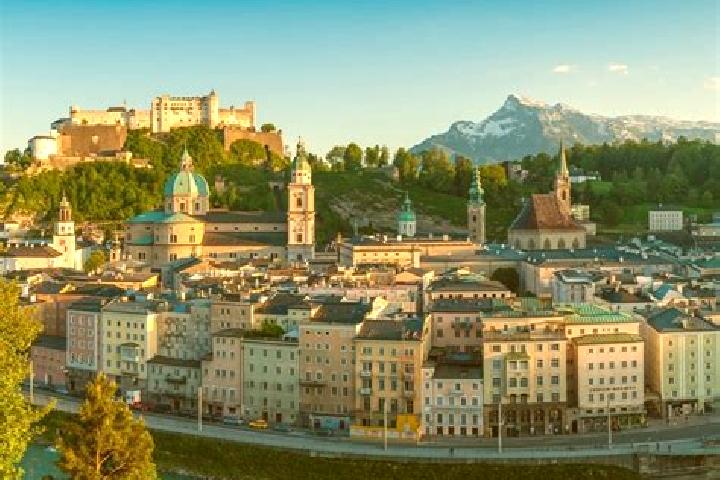 Escorts Raxendorf, Austria — Local Companions