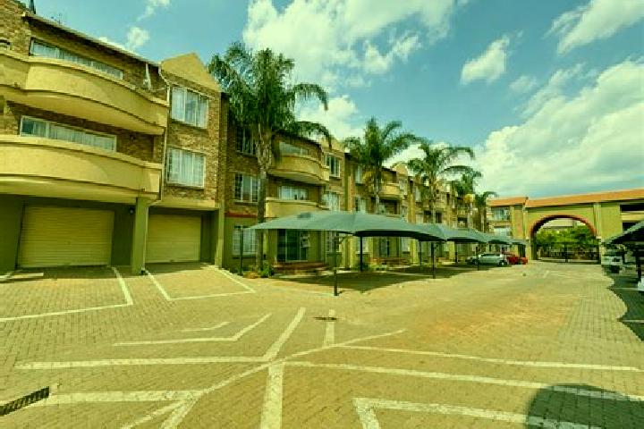Escorts Reddersburg, South Africa — Local Companions