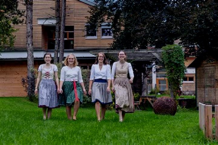 Escorts Reith, Austria — Local Companions