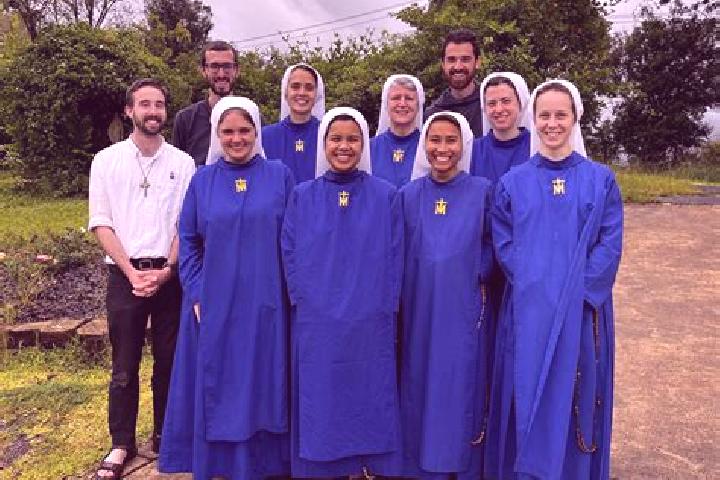 Escorts Remoncourt, France — Local Companions