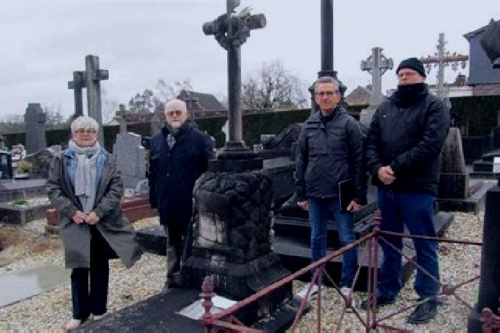 Escorts Retiers, France — Local Companions