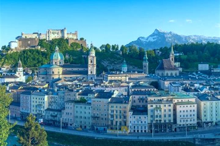 Escorts Rettenschoess, Austria — Local Companions