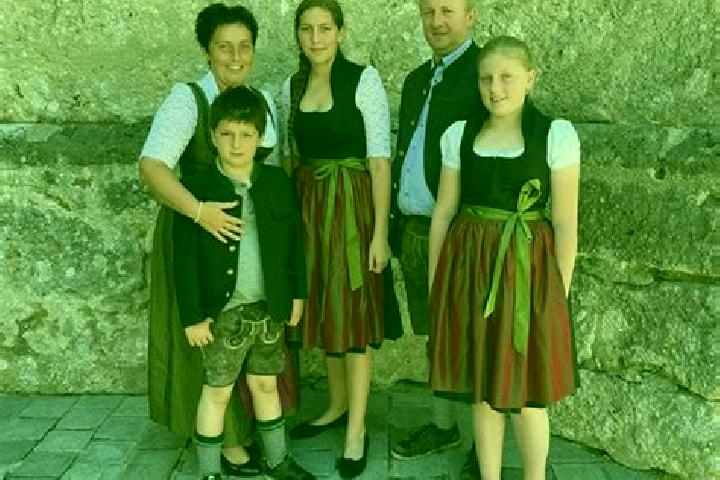 Escorts Rettenstein, Austria — Local Companions
