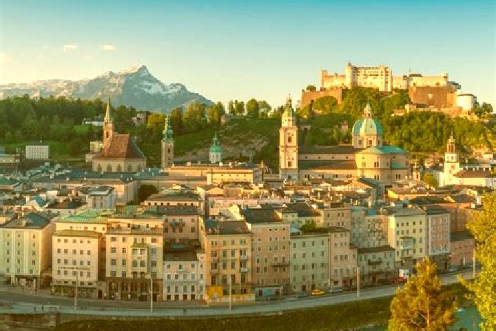 Escorts Reuthe, Austria — Local Companions