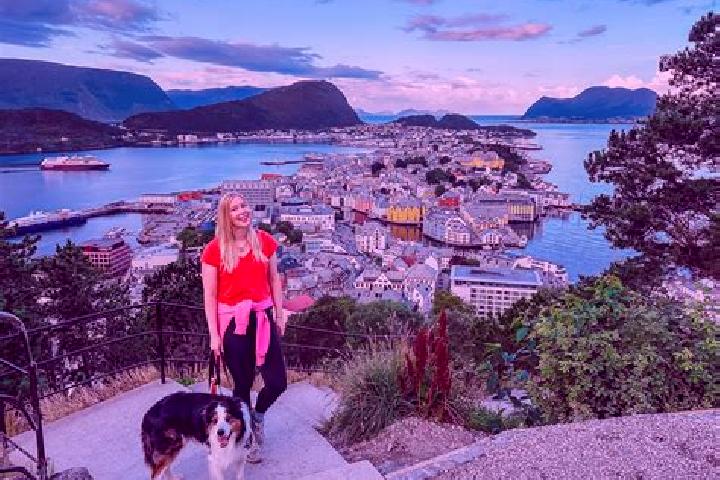 Escorts Roa, Norway — Local Companions