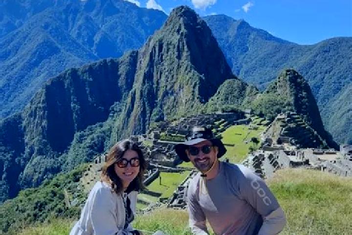 Escorts Roaboya, Peru — Local Companions