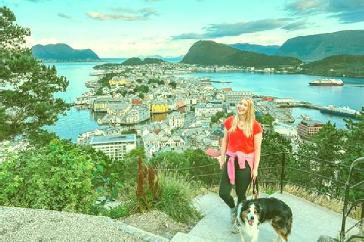Escorts Roald, Norway — Local Companions