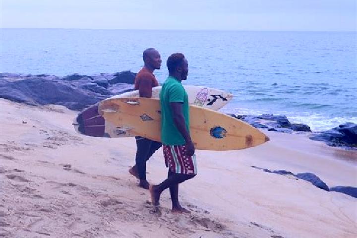 Escorts Robertsport, Liberia — Local Companions