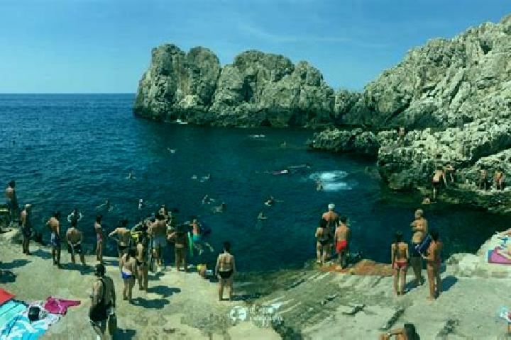 Escorts Rocca di Capri Leone, Italy — Local Companions