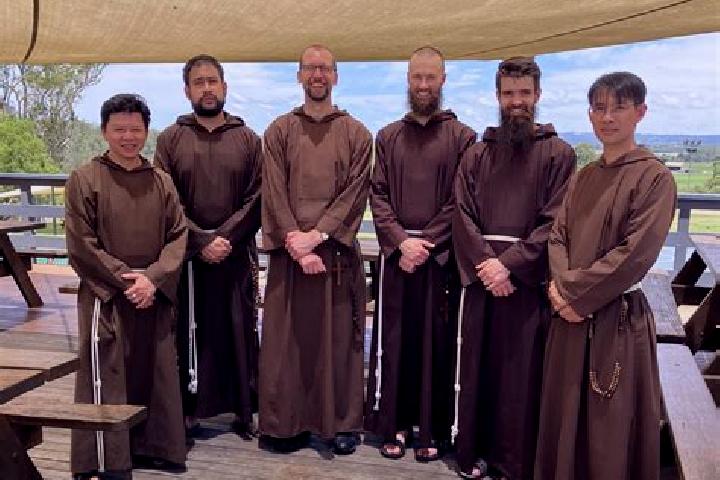 Escorts Rohan, France — Local Companions