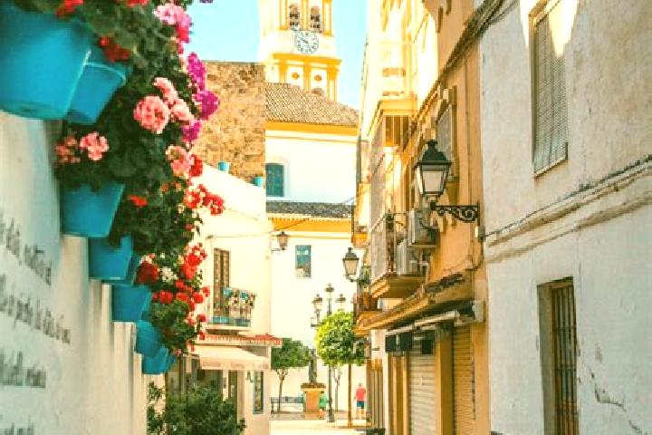 Escorts Romanos, Spain — Local Companions