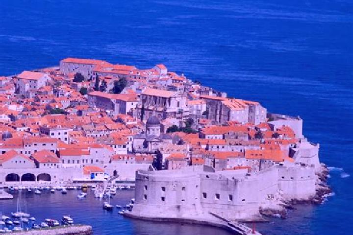 Escorts Rovisce, Croatia — Local Companions
