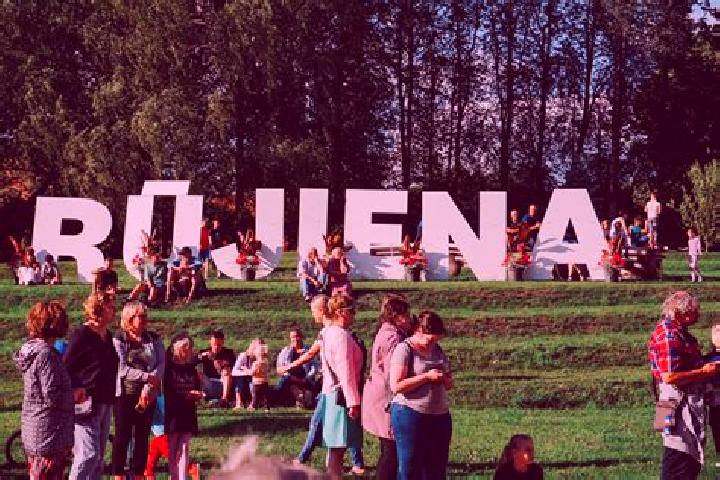 Escorts Rujiena, Latvia — Local Companions