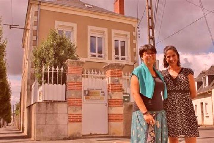 Escorts Sable-sur-Sarthe, France — Local Companions