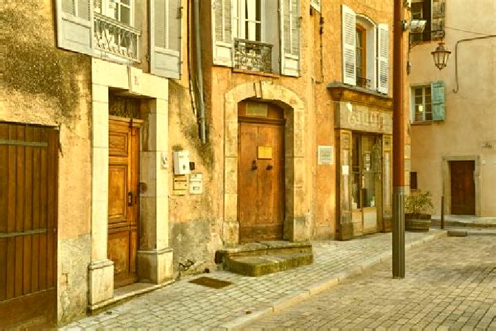 Escorts Sablet, France — Local Companions
