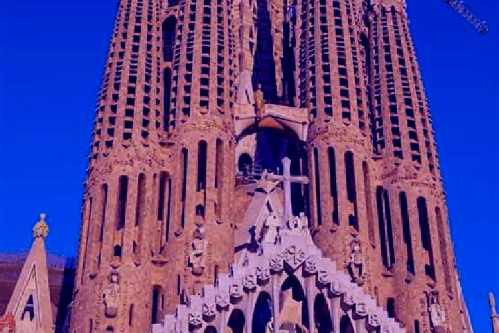 Escorts Sagrada Familia, Brazil — Local Companions