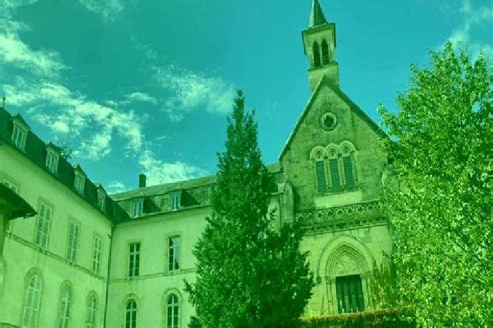 Escorts Saint-Saulge, France — Local Companions