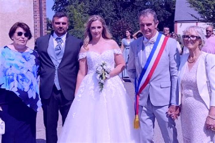 Escorts Saint-Symphorien-des-Bruyeres, France — Local Companions