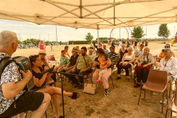 Escorts Saint-Vrain, France — Local Companions