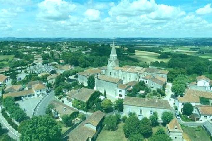 Escorts Sainte-Colombe-en-Bruilhois, France — Local Companions