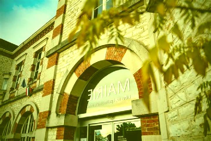 Escorts Sainte-Savine, France — Local Companions