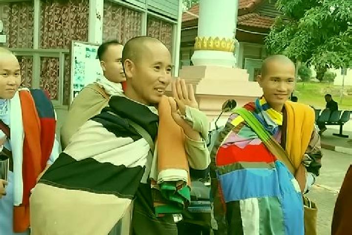Escorts Sainyabuli, Laos — Local Companions