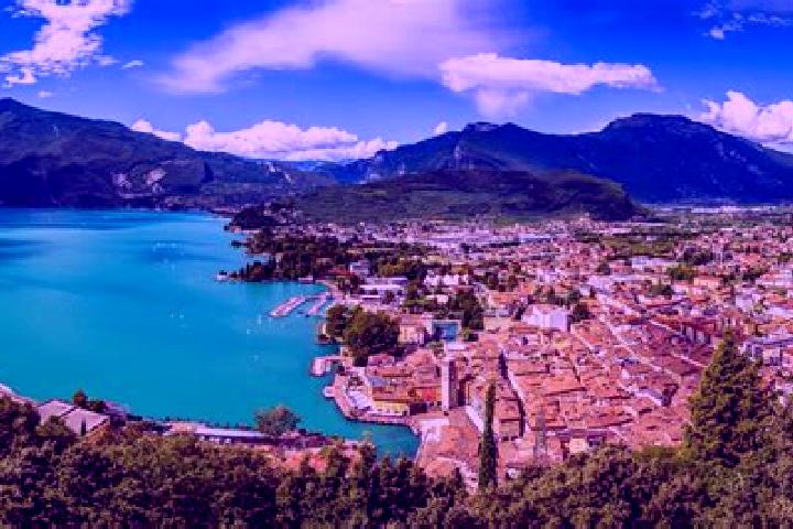 Escorts Salasco, Italy — Local Companions