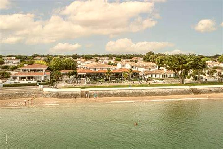 Escorts Salles-sur-Mer, France — Local Companions