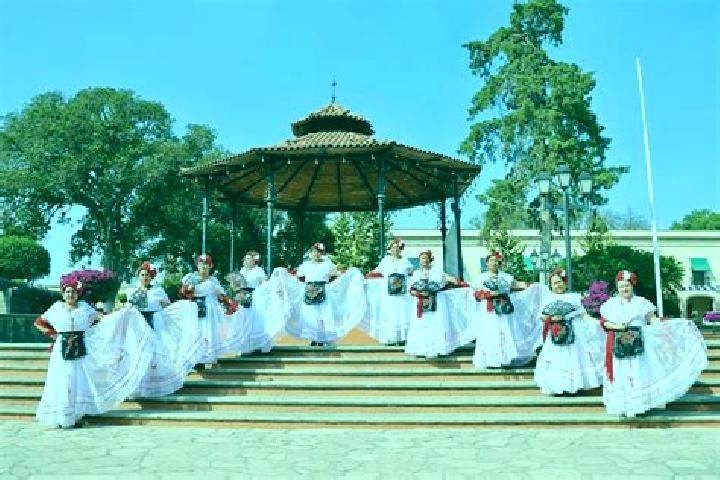 Escorts San Agustin Zapotlan, Mexico — Local Companions