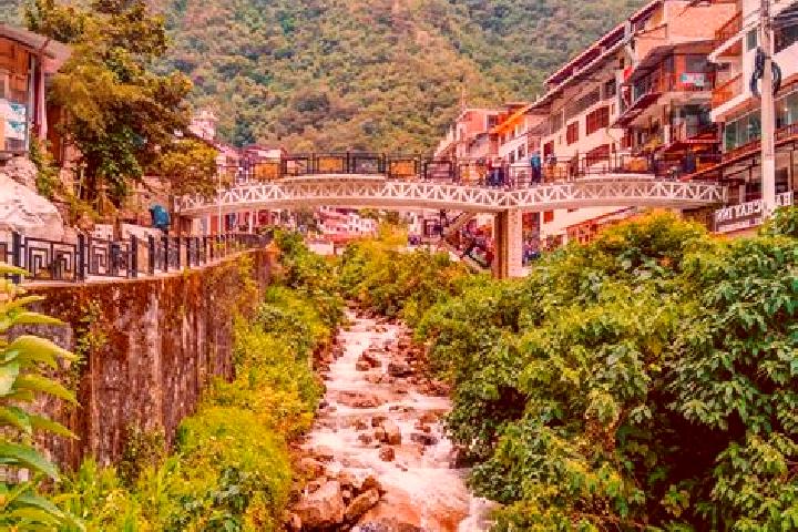 Escorts San Bartolome Aguas Calientes, Mexico — Local Companions