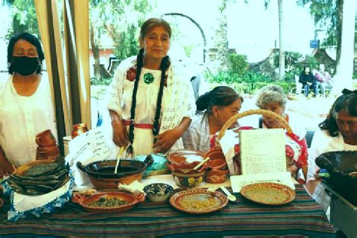 Escorts San Bartolome Xicomulco, Mexico — Local Companions