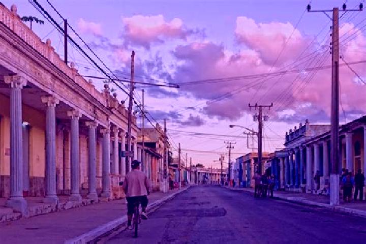 Escorts San Juan y Martinez, Cuba — Local Companions