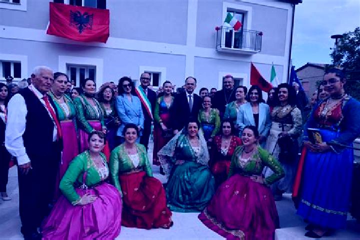Escorts San Martino di Finita, Italy — Local Companions